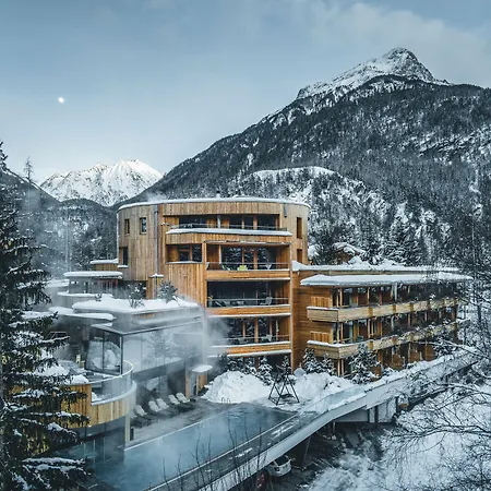 Naturhotel Waldklause 5*